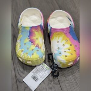 CROCS Kids Tie-Dye Yellow Blue Pink Shoes Size J3 New with Tags